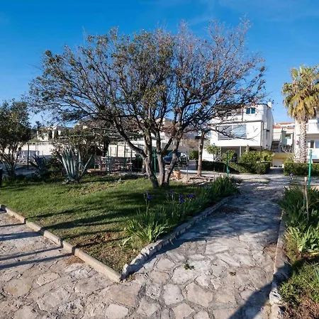 Malic * Петрчане